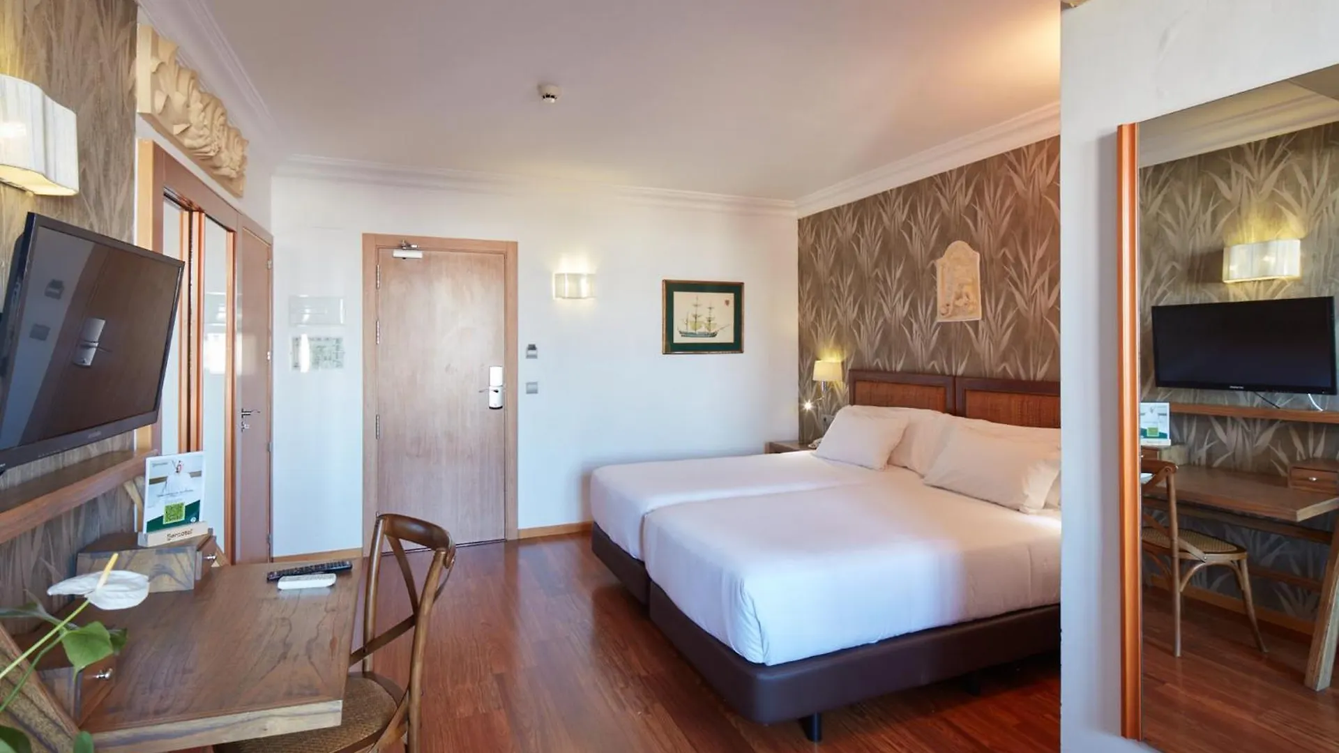 Sercotel Hotel President フィゲラス 4*,  スペイン
